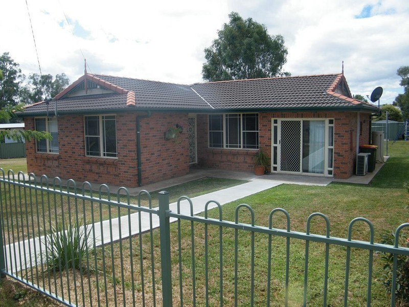10 Simpson Street, Quirindi NSW 2343