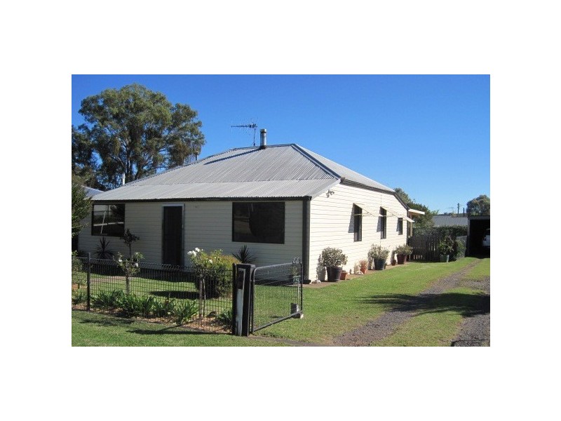 35 Edwards St, Coonabarabran NSW 2357