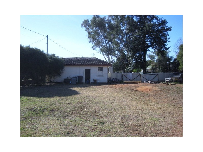 37 Macquarie St, Baradine NSW 2396