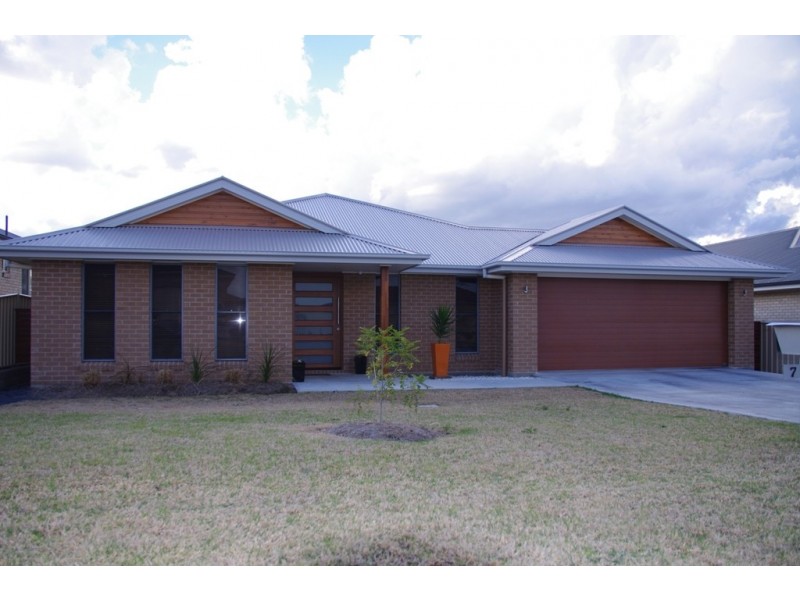 7 Sunnyside Place, Inverell NSW 2360