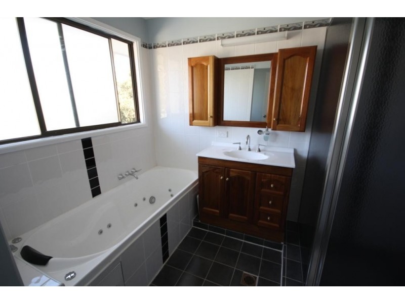 55 Gibbons Street, Narrabri NSW 2390