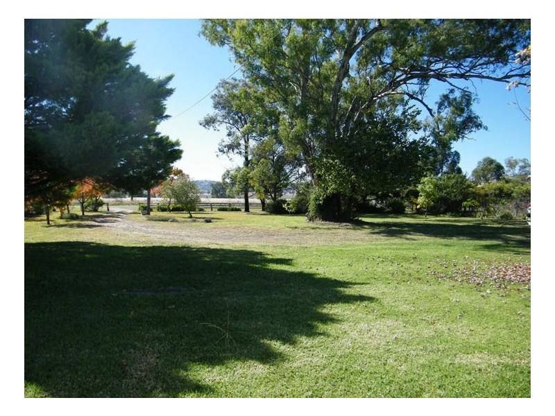 THE GUMS, Warrah Ck Rd, Willow Tree NSW 2339