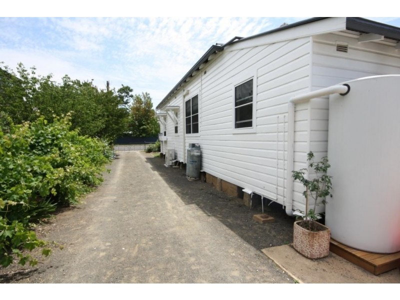 24 Violet Street, Narrabri NSW 2390
