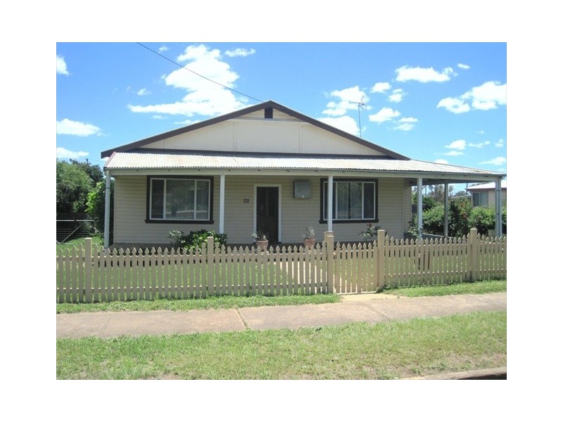 77 Dalgarno St, Coonabarabran NSW 2357