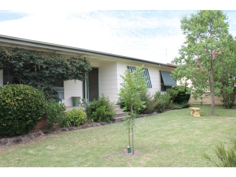 123 Henderson Street, Inverell NSW 2360