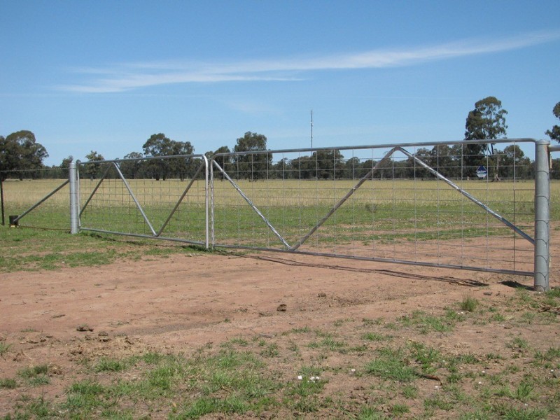 “Leewood” Newell Highway, Narrabri NSW 2390