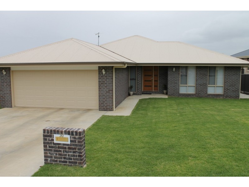 30 Kingfisher Drive, Inverell NSW 2360