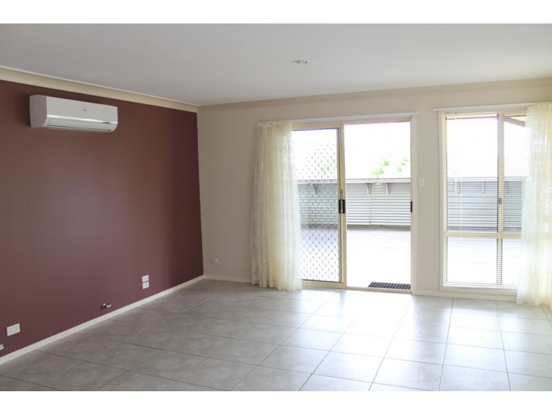 16 Osterley Terrace, Inverell NSW 2360