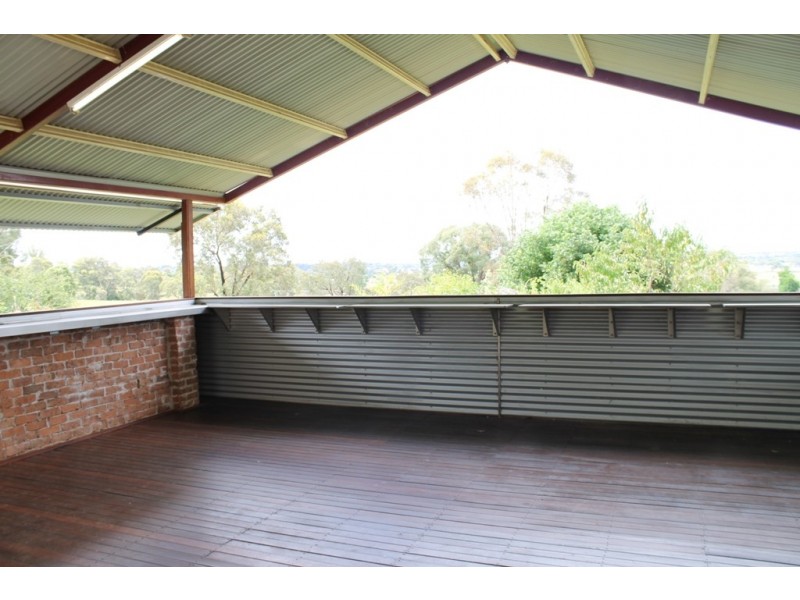 16 Osterley Terrace, Inverell NSW 2360