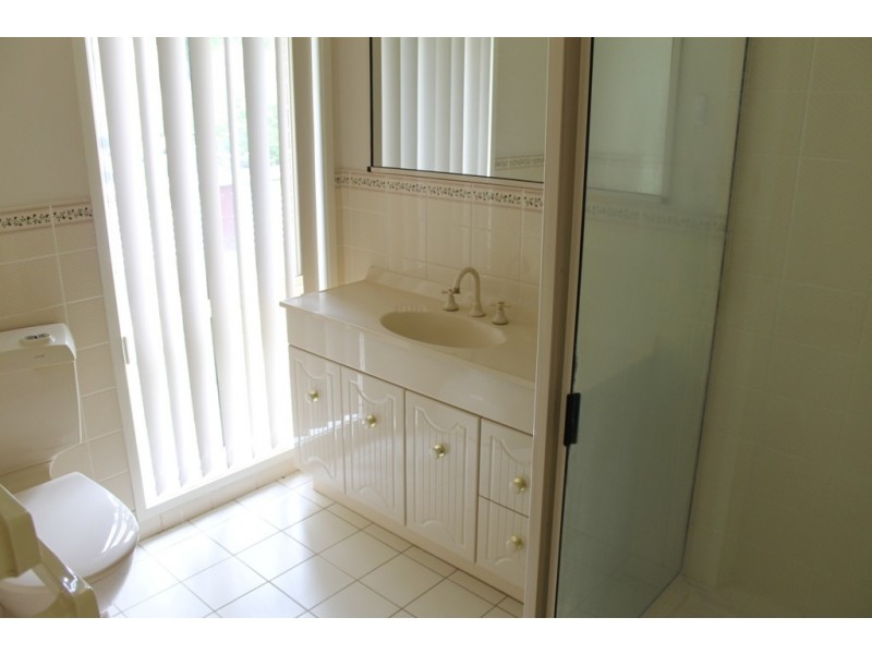 16 Osterley Terrace, Inverell NSW 2360