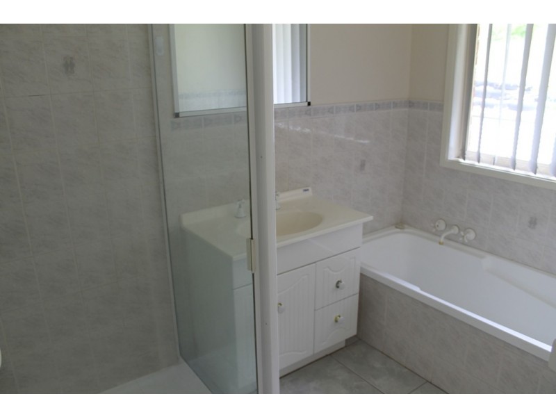 16 Osterley Terrace, Inverell NSW 2360