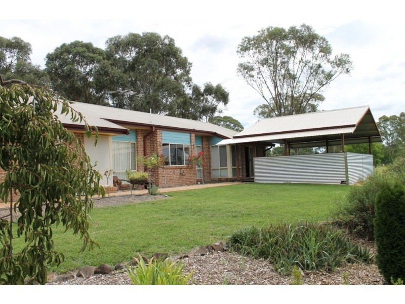 16 Osterley Terrace, Inverell NSW 2360