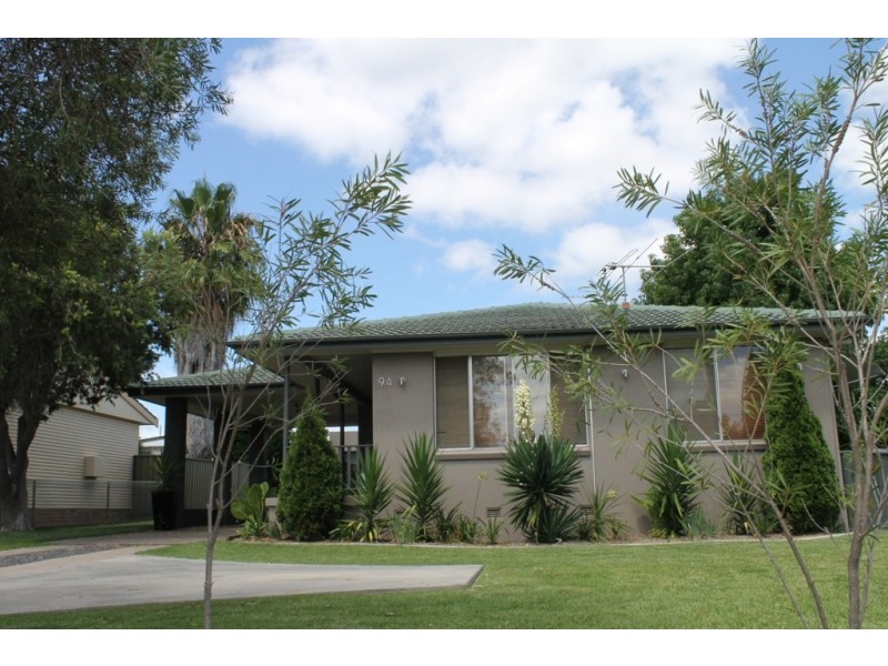94 Warialda Rd, Inverell NSW 2360