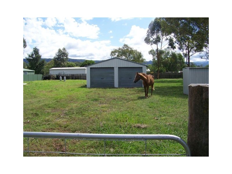 13 Vernon St, Wingen NSW 2337