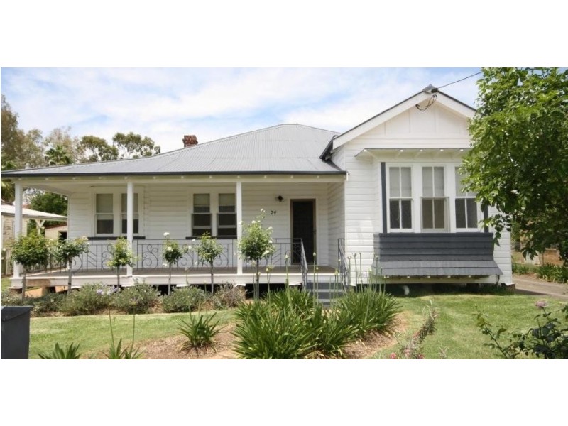 24 Violet Street, Narrabri NSW 2390