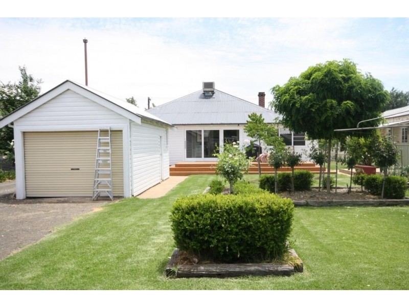 24 Violet Street, Narrabri NSW 2390