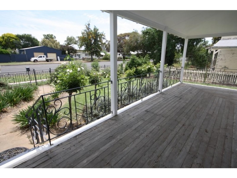 24 Violet Street, Narrabri NSW 2390