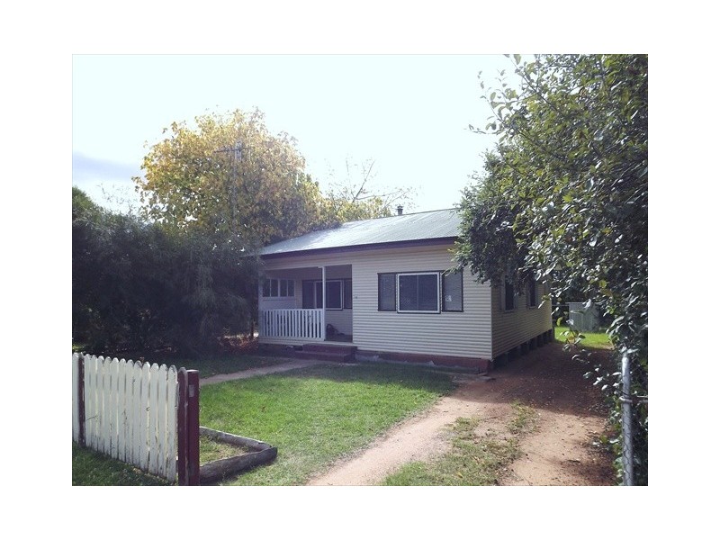 73 Edwards St, Coonabarabran NSW 2357