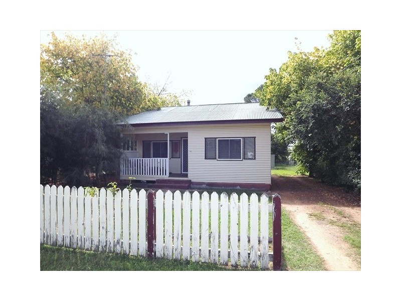 73 Edwards St, Coonabarabran NSW 2357