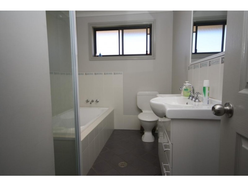 8 Cunningham Close, Narrabri NSW 2390
