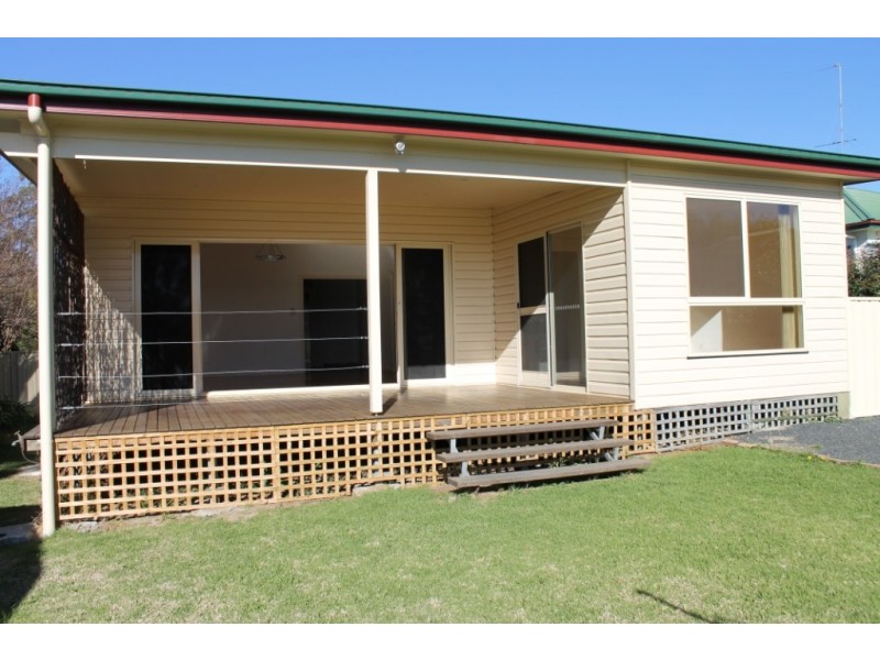 8 Colin Street, Inverell NSW 2360