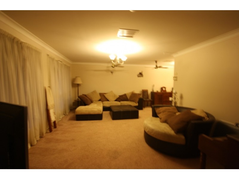 5 James Hibbens Avenue, Wee Waa NSW 2388