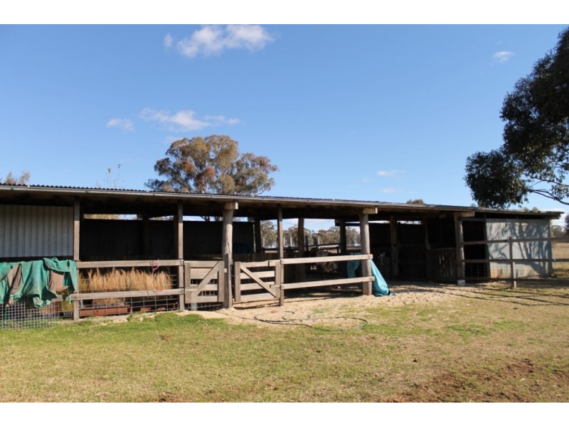 OLD LAURISTON Gwydir Highway, Inverell NSW 2360