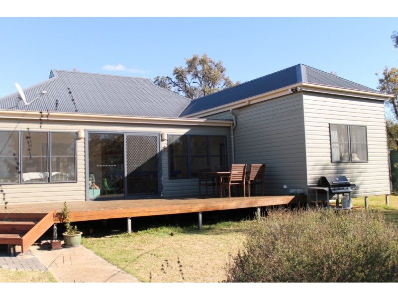 OLD LAURISTON Gwydir Highway, Inverell NSW 2360