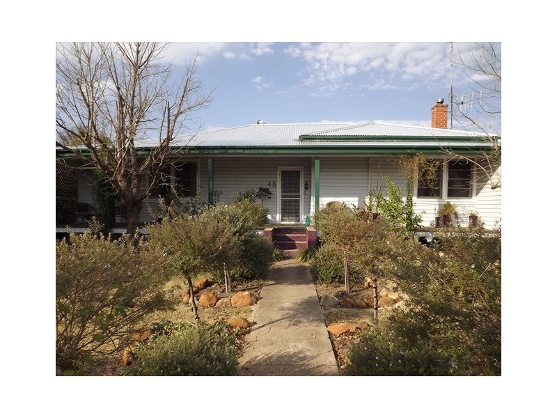 43 Cowper St, Coonabarabran NSW 2357