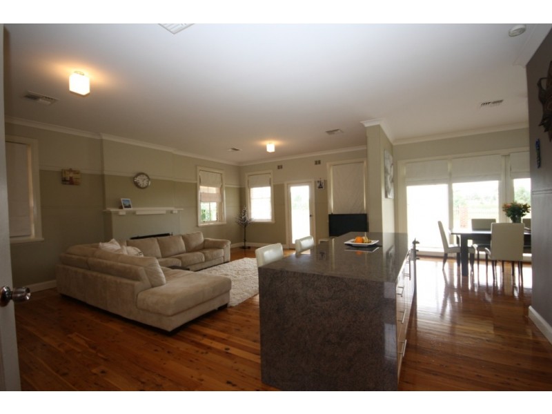 19 Mooloobar Street, Narrabri NSW 2390