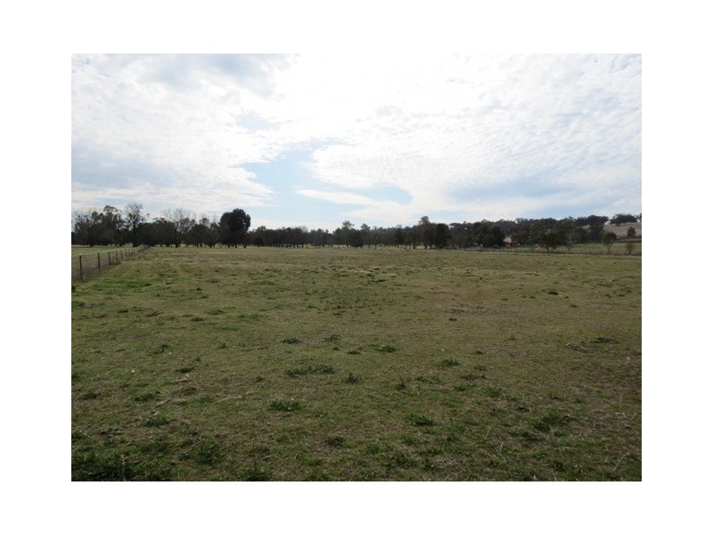 205 Caves Road, Wellington NSW 2820