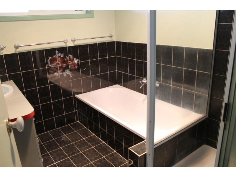 54 Warialda Road, Inverell NSW 2360