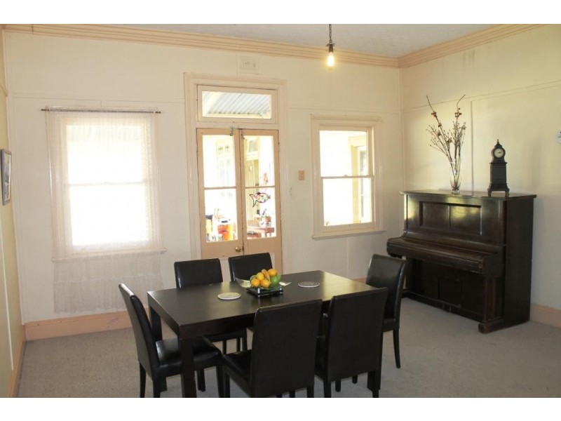 33 Granville Street, Inverell NSW 2360