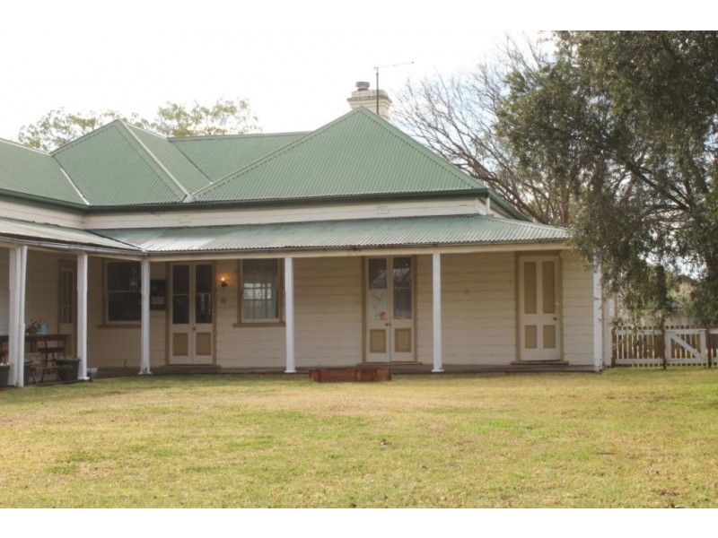 33 Granville Street, Inverell NSW 2360