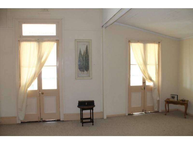 33 Granville Street, Inverell NSW 2360