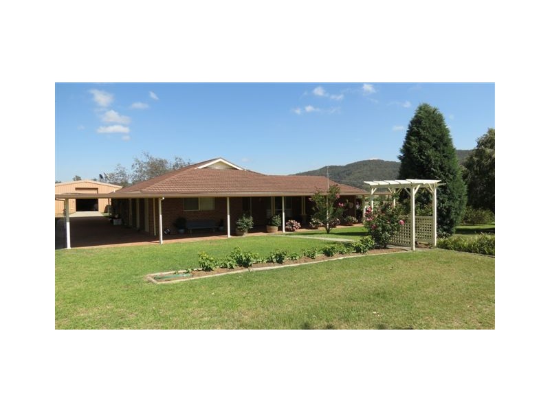 90 Yarraman Rd, Muswellbrook NSW 2333