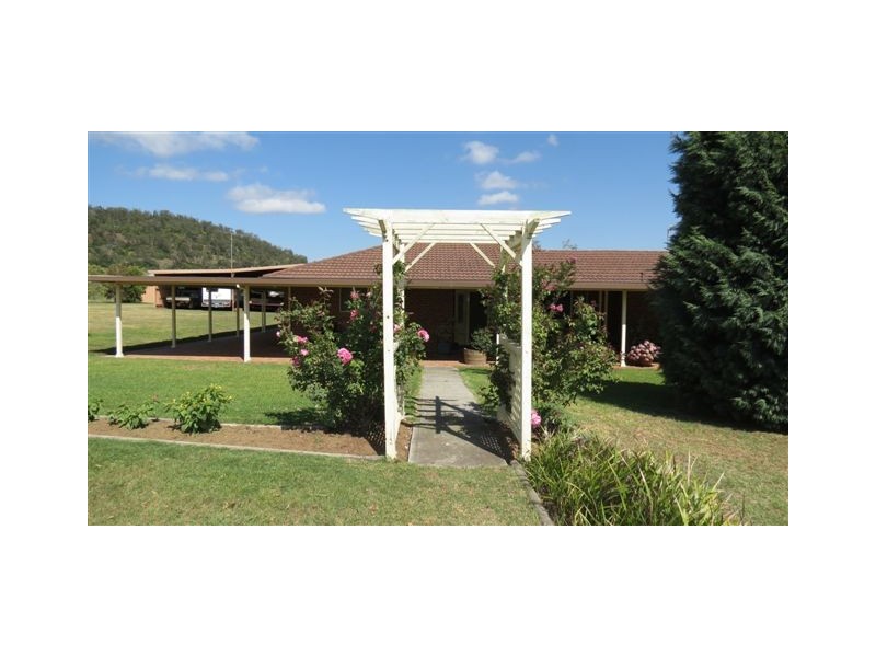 90 Yarraman Rd, Muswellbrook NSW 2333