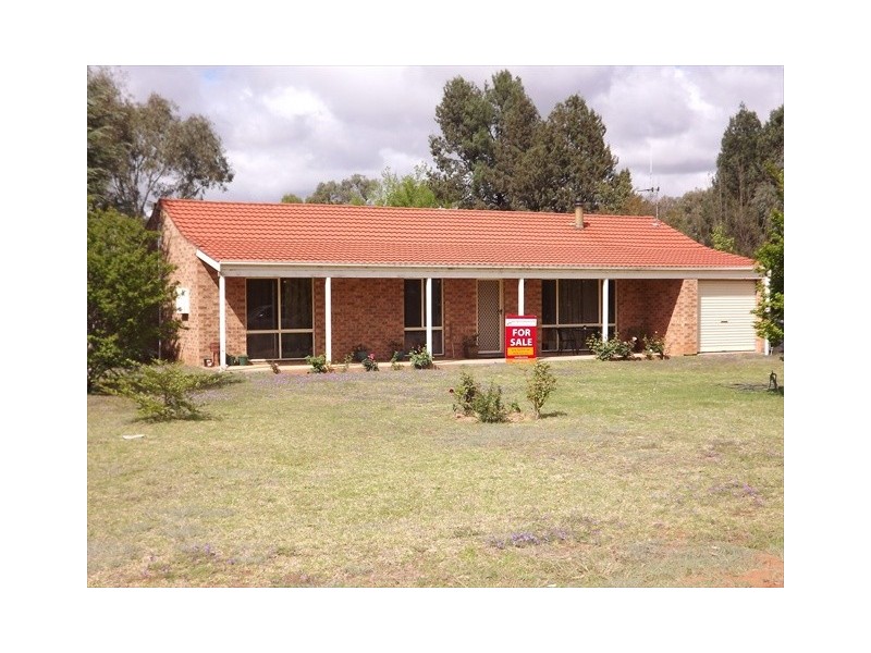 42 Castlereagh St, Baradine NSW 2396