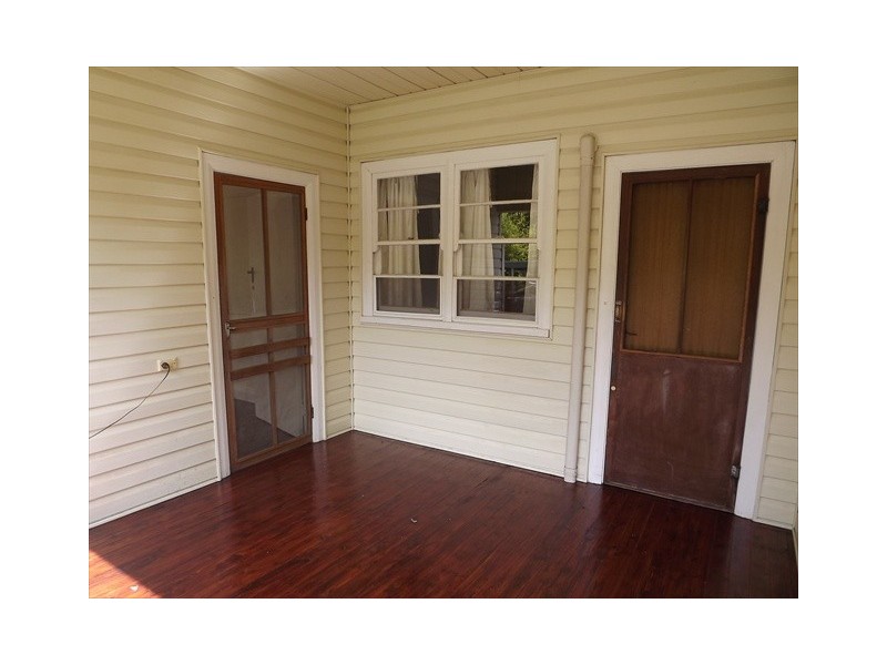 11 Robertson Street, Coonabarabran NSW 2357