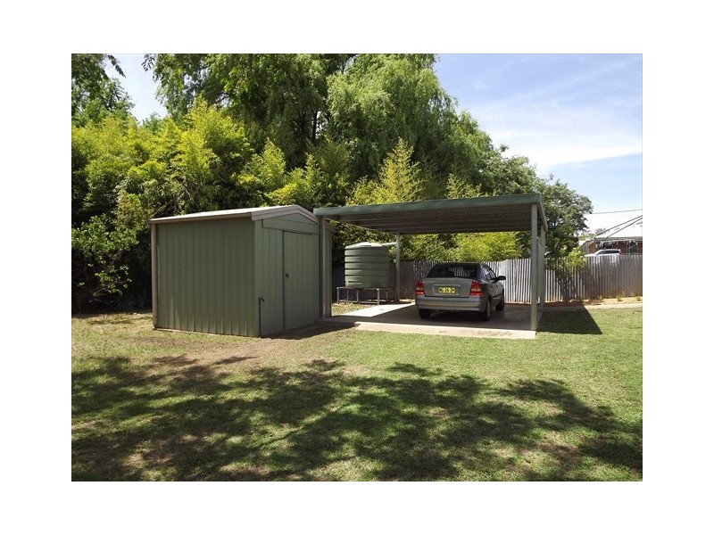 11 Robertson Street, Coonabarabran NSW 2357