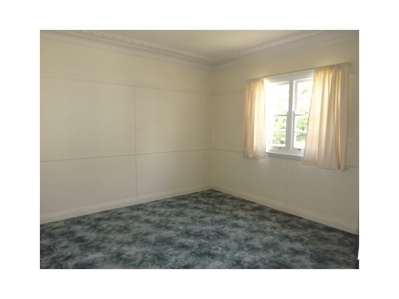 11 Robertson Street, Coonabarabran NSW 2357