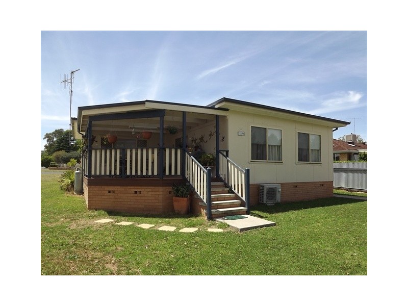 36 Knight Street, Coonabarabran NSW 2357