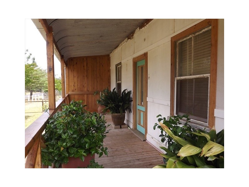 11 Gordon St, Coonabarabran NSW 2357