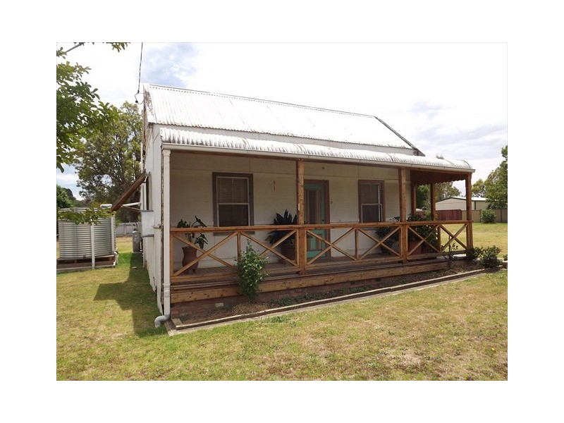 11 Gordon St, Coonabarabran NSW 2357