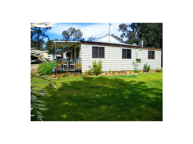 4 Arnold Ave, Spring Ridge NSW 2343