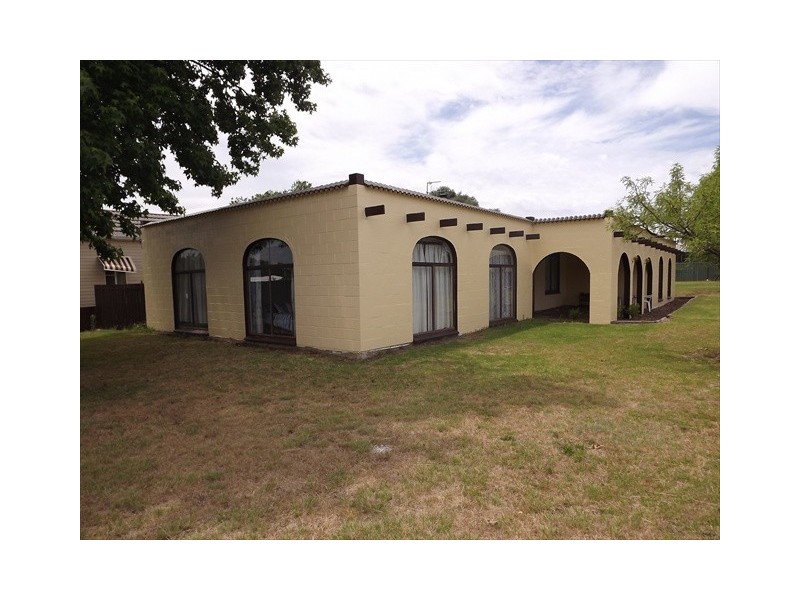 116 Dalgarno Street, Coonabarabran NSW 2357