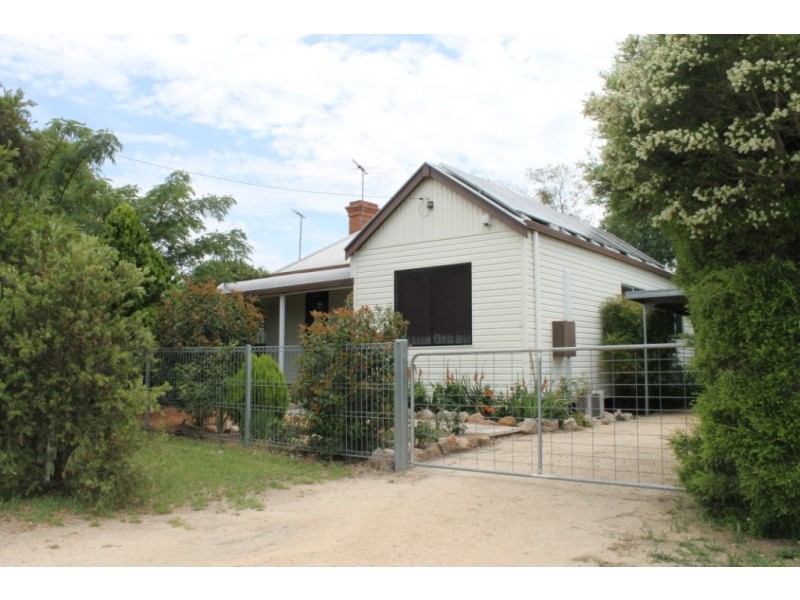 7 Cameron Street, Inverell NSW 2360