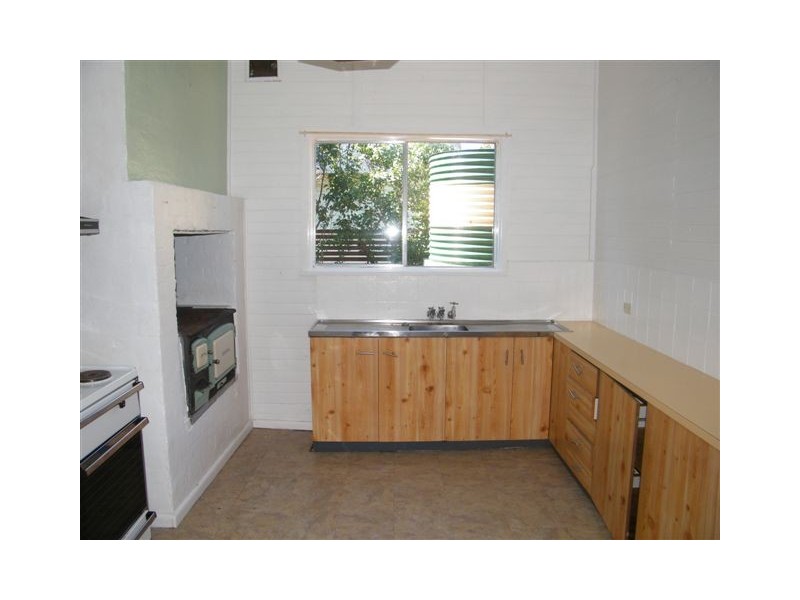 27 Pollock Street, Quirindi NSW 2343