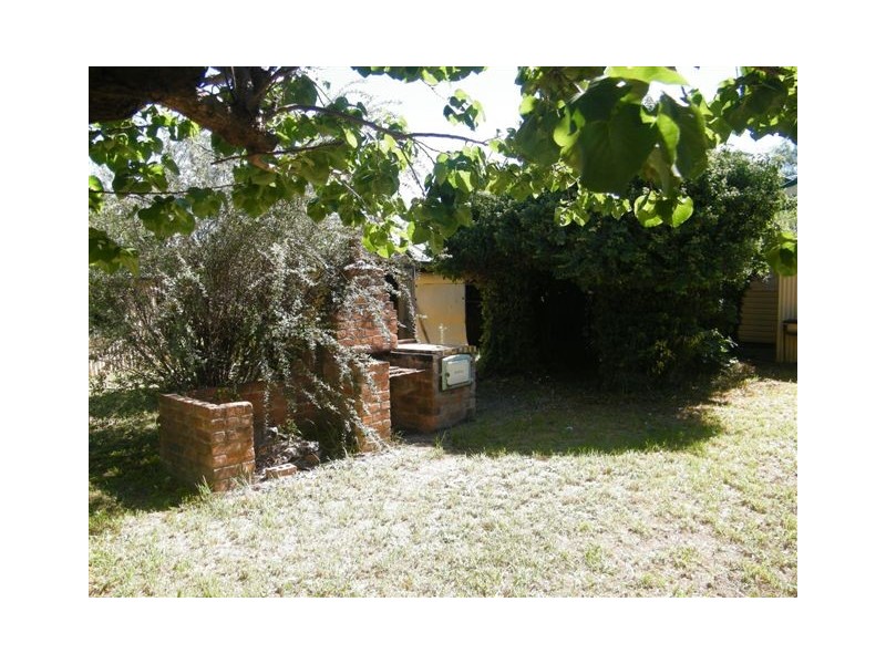 27 Pollock Street, Quirindi NSW 2343