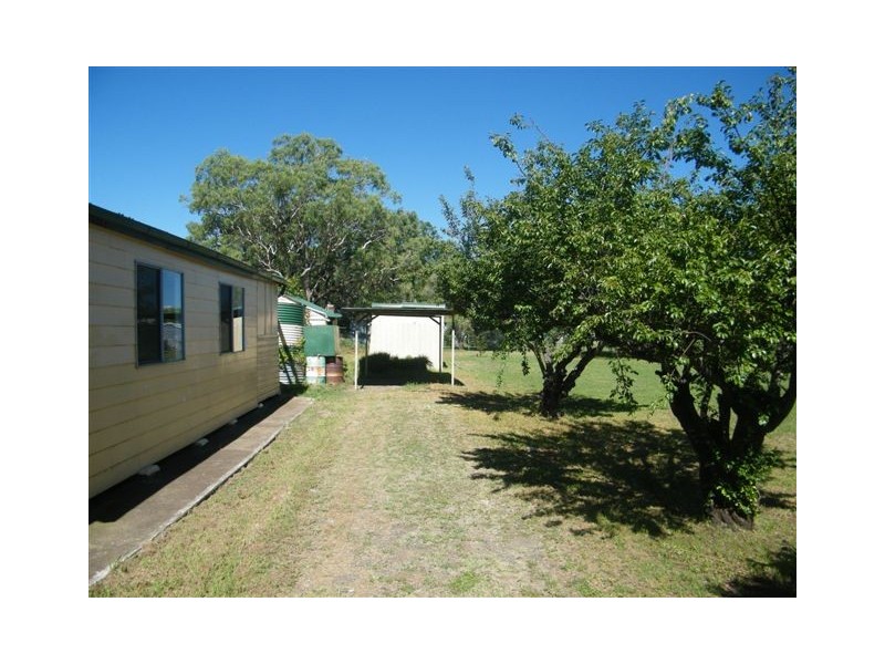 27 Pollock Street, Quirindi NSW 2343